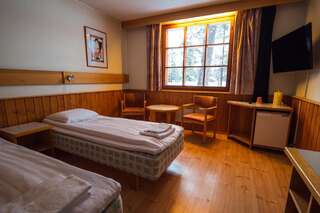 Гостевой дом Saariselkä Inn Majatalo Panimo Саариселькя Двухместный номер с 2 отдельными кроватями-1
